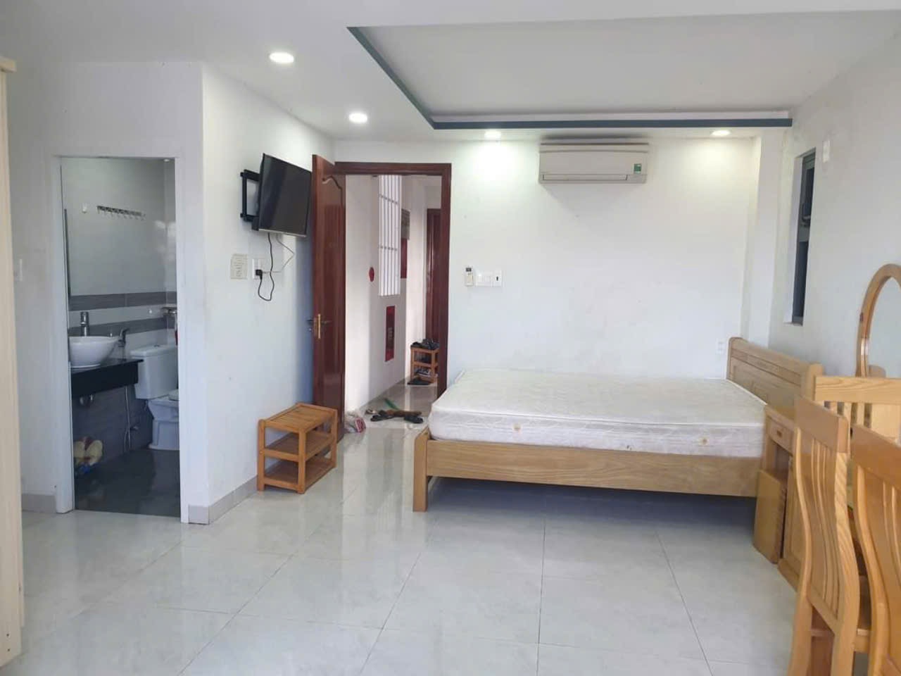 TOÀ CĂN HỘ MẶT TIỀN ĐƯỜNG PHÙNG HƯNG - - NHA TRANG- GỒM 10 PHÒNG THU NHẬP 30-40tr/tháng- CÓ THANG MÁY